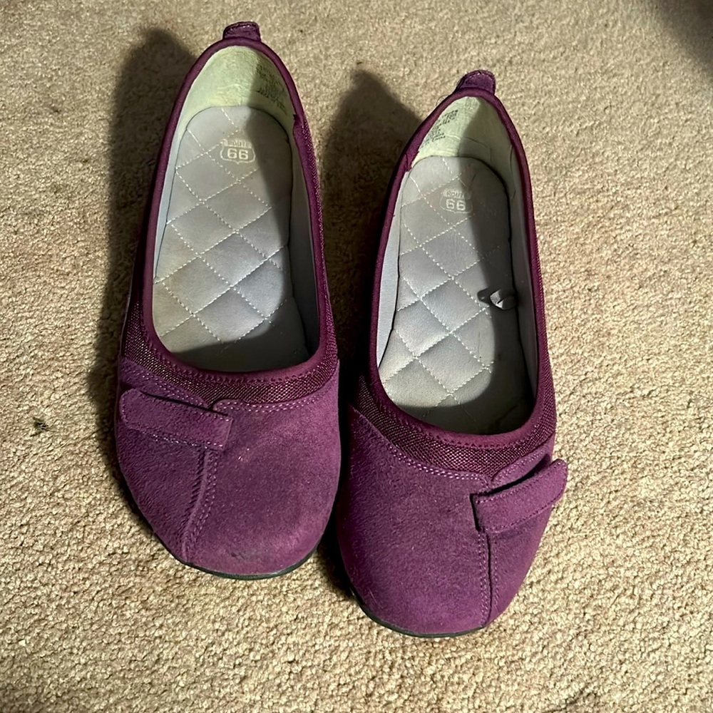 Route 66 Womens  size 10 wine-colored Slip On Loafers Flats
